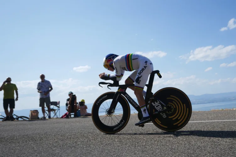 Evenepoel wins trial for back-to-back Tour stage victories, Pogačar still leads